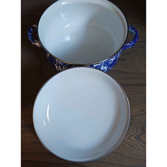 blue swirl Golden Rabbit enamelware Dutch oven 2.5qt - Picture 2 of 5